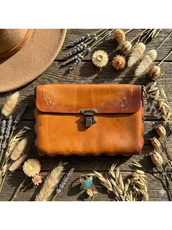 Vintage Handbags - Vintage 1970s Tan Hand Tooled Leather Floral Rectangle Clutch Purse Boho Hippie